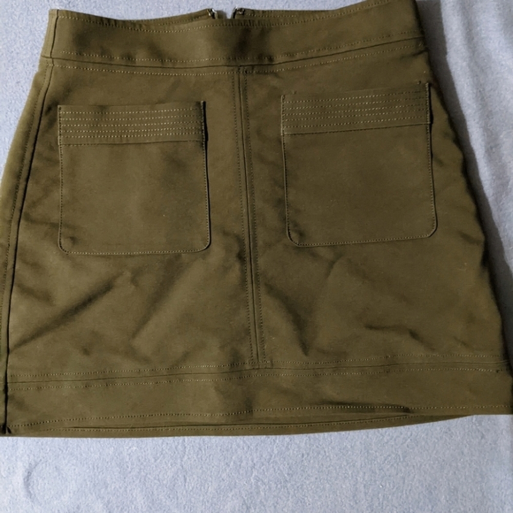Express mini skirt size 4 olive green cotton polyester spandex